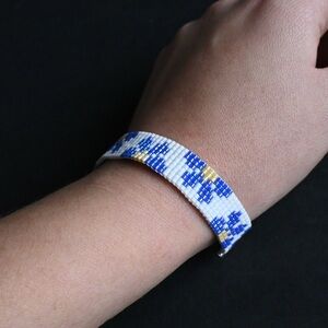 Beaded Bracelet With Blue Flowers